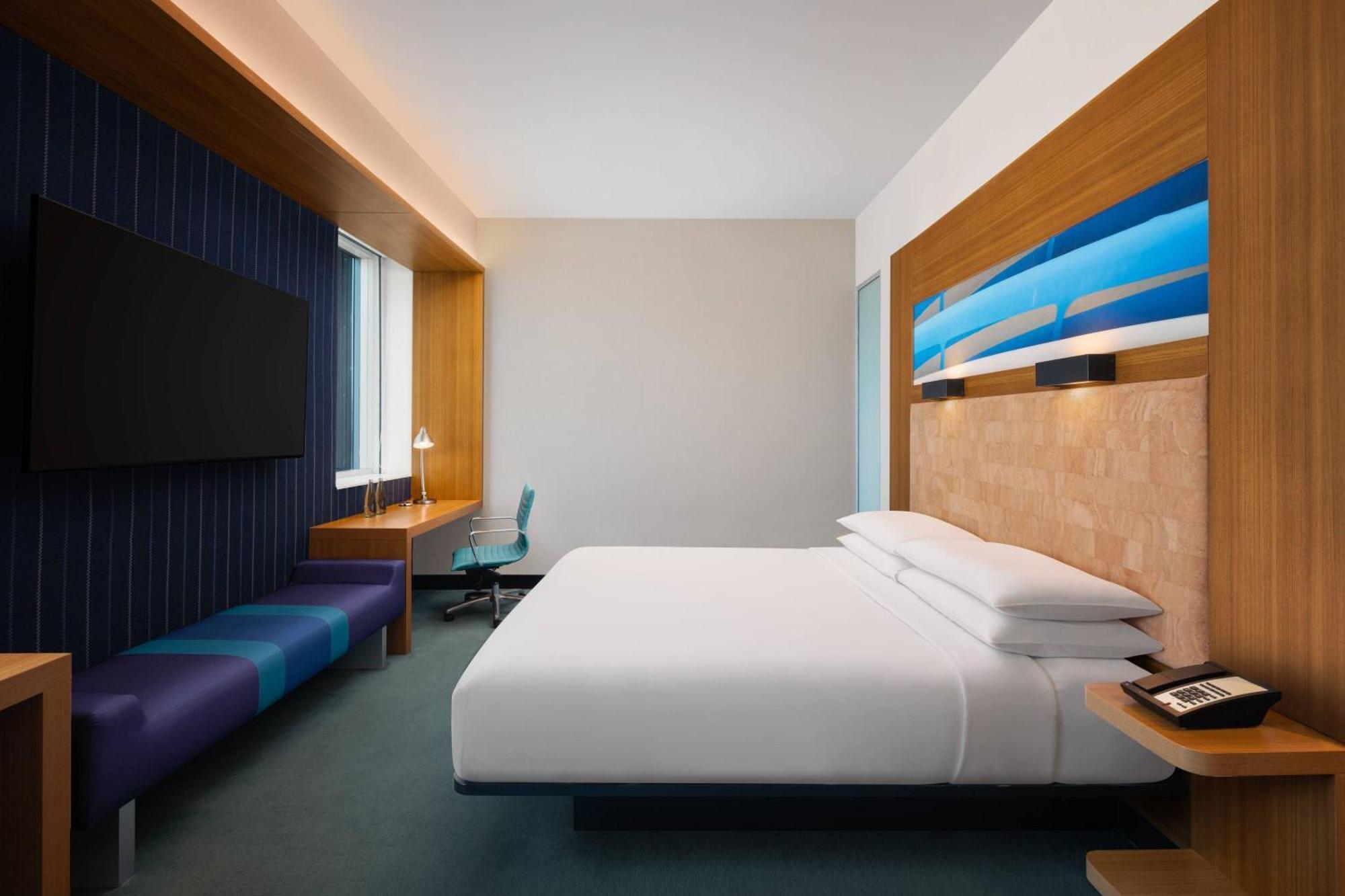 Aloft Bengaluru Outer Ring Road Hotel Екстериор снимка