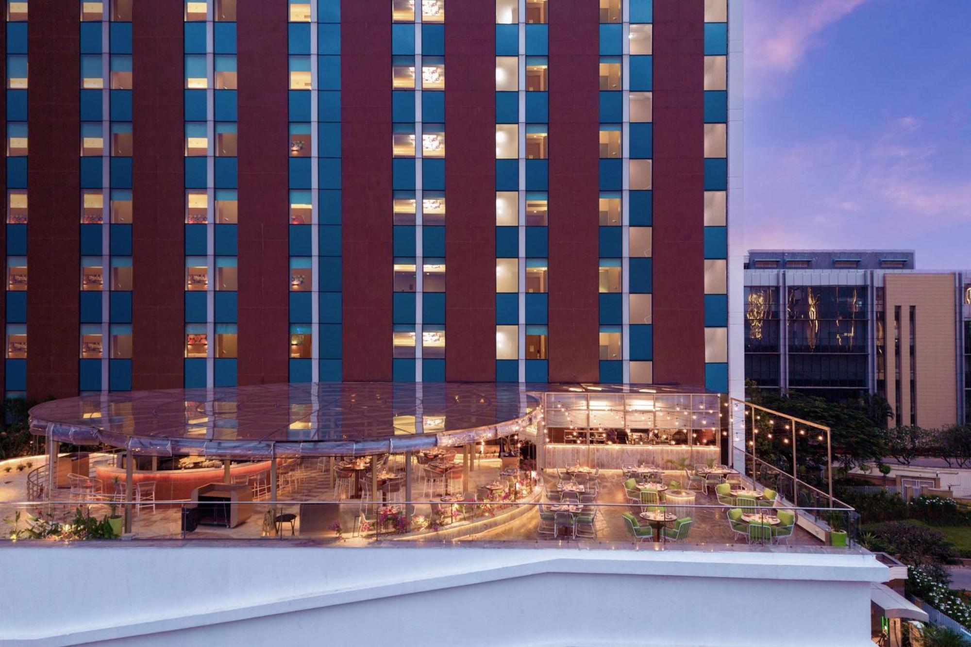 Aloft Bengaluru Outer Ring Road Hotel Екстериор снимка