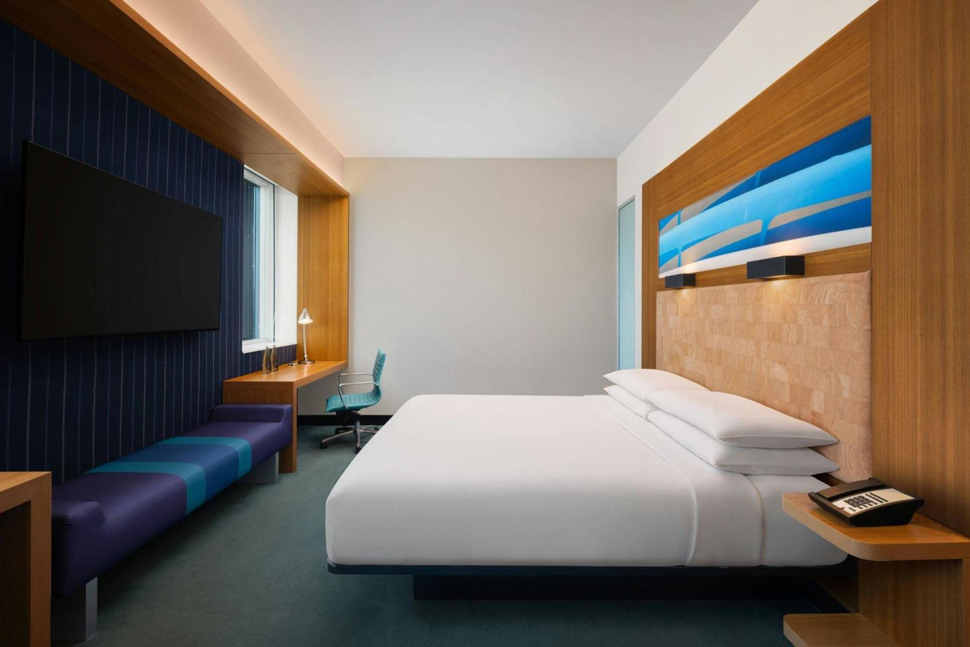 Aloft Bengaluru Outer Ring Road Hotel Екстериор снимка